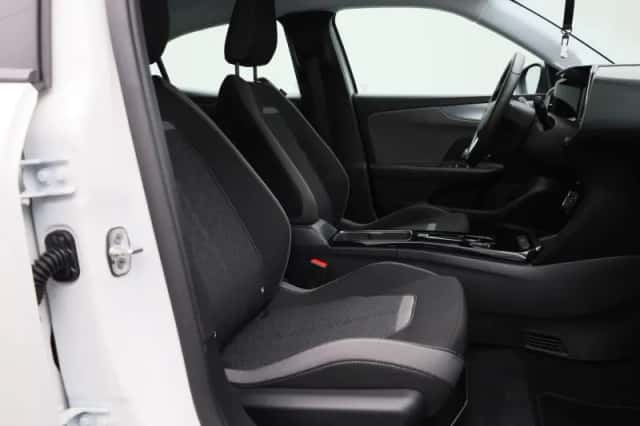 Opel Mokka-e (2022) thumbnail 29