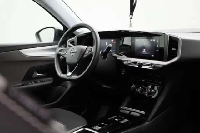 Opel Mokka-e (2022) thumbnail 30