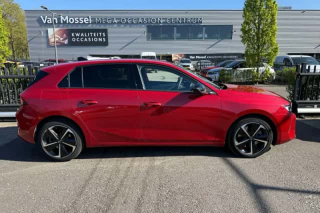 Opel Astra (2022) thumbnail 4