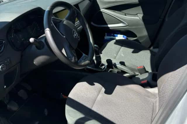 Opel Crossland X (2018) thumbnail 4