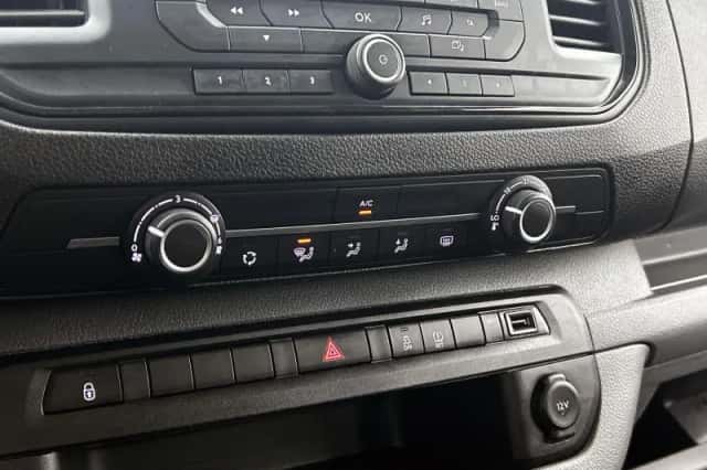 Opel Vivaro-e (2021) thumbnail 23