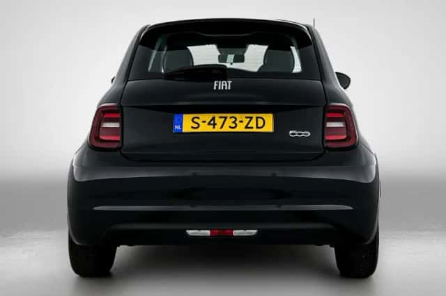 Fiat 500 (2023) thumbnail 3