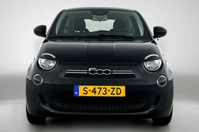 Fiat 500 (2023) thumbnail 5