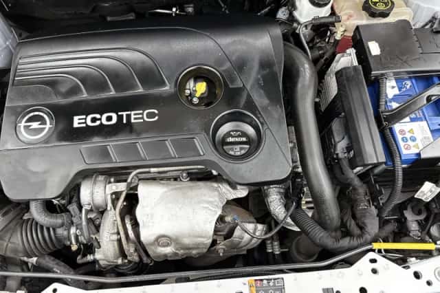 Opel Cascada (2014) thumbnail 31