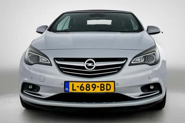 Opel Cascada (2014) thumbnail 5