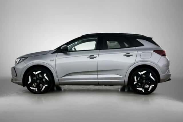 Opel Grandland (2023) thumbnail 2