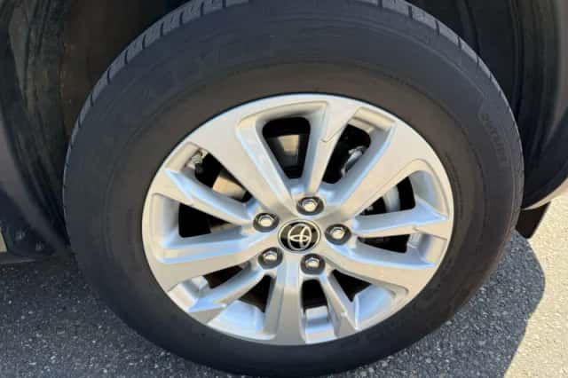 Toyota Yaris Cross (2023) thumbnail 5