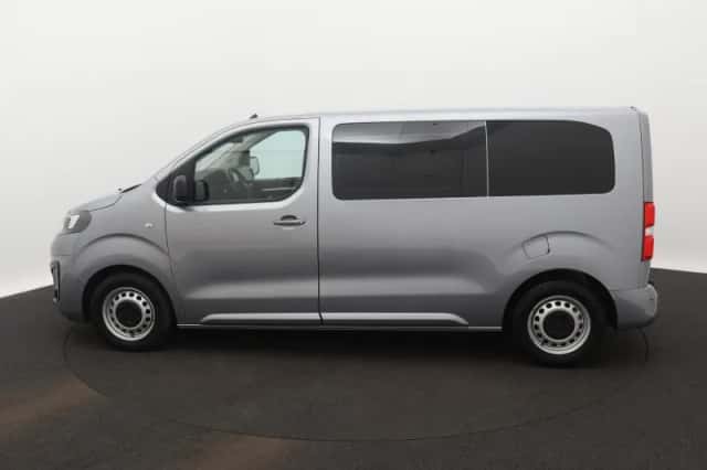 Opel Vivaro (2024) thumbnail 2