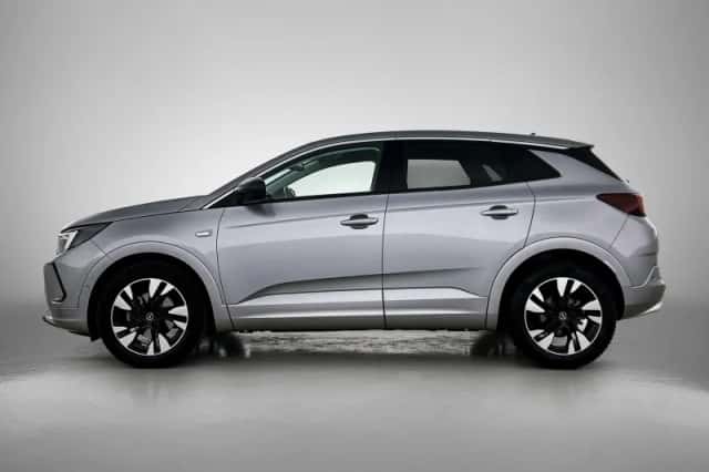 Opel Grandland (2023) thumbnail 3