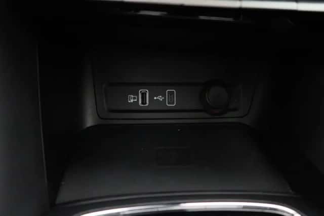 MG ZS EV (2022) thumbnail 24