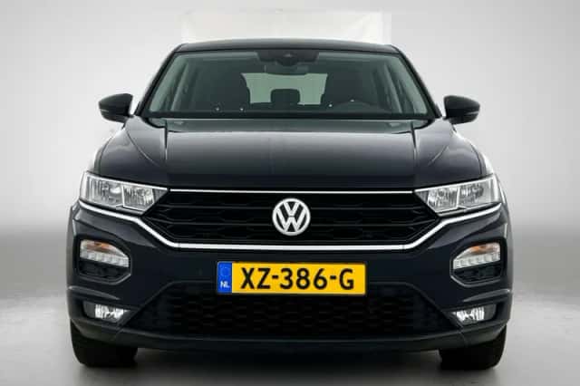 Volkswagen T-Roc (2018) thumbnail 5