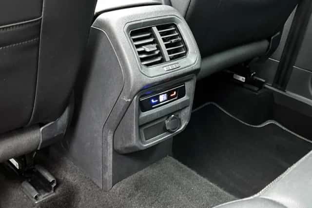 Volkswagen Tiguan (2022) thumbnail 11