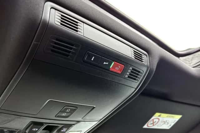 Volkswagen Tiguan (2022) thumbnail 9