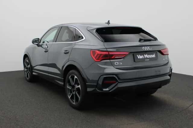 Audi Q3 (2021) thumbnail 2