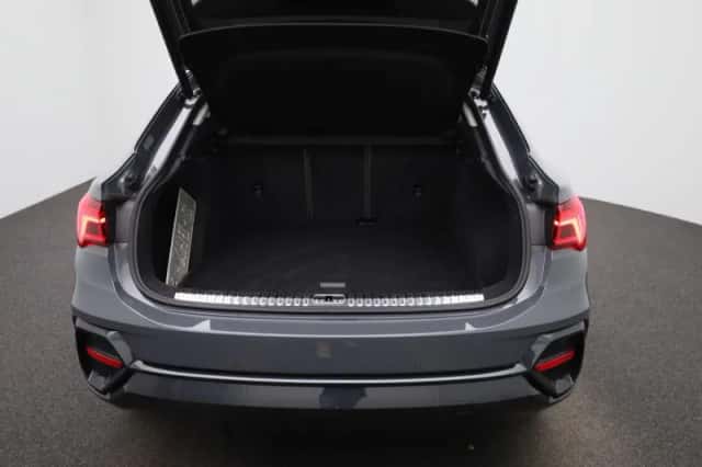 Audi Q3 (2021) thumbnail 11