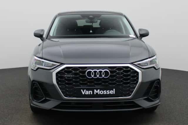 Audi Q3 (2021) thumbnail 3