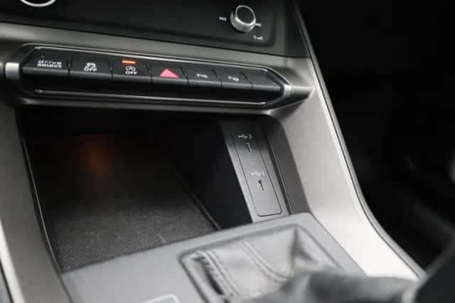 Audi Q3 (2021) thumbnail 25