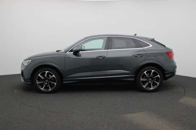 Audi Q3 (2021) thumbnail 4