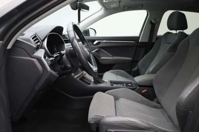Audi Q3 (2021) thumbnail 9