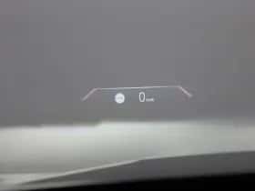 BMW iX (2022) thumbnail 23