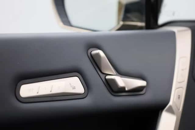 BMW iX (2022) thumbnail 34