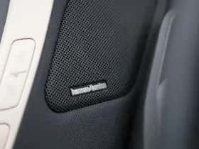 BMW iX (2022) thumbnail 35