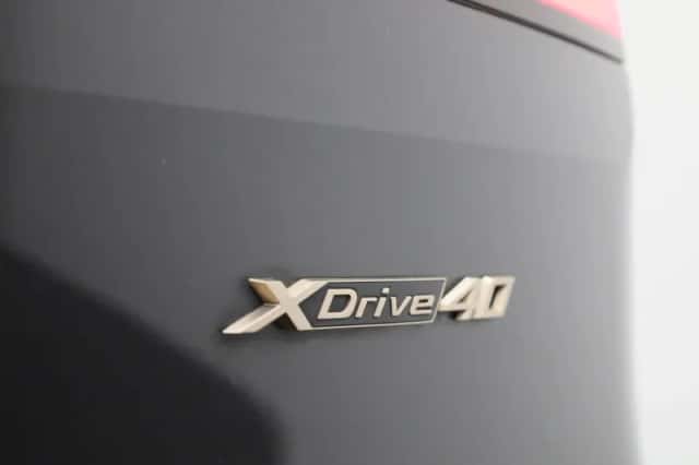 BMW iX (2022) thumbnail 43