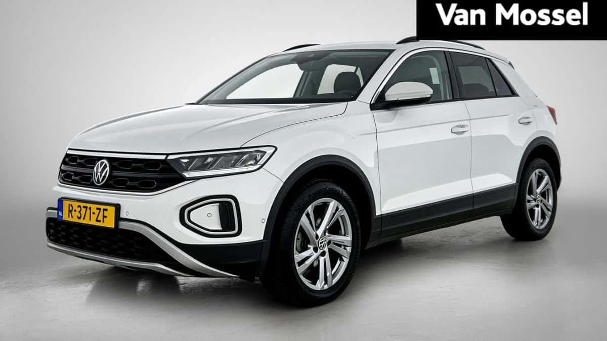 Volkswagen T-Roc (2023) — foto 1