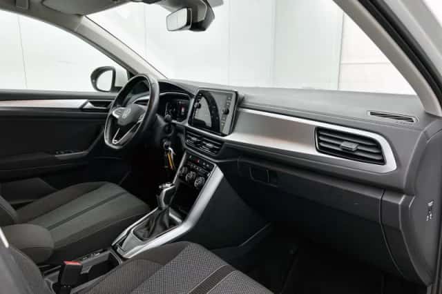 Volkswagen T-Roc (2023) thumbnail 18