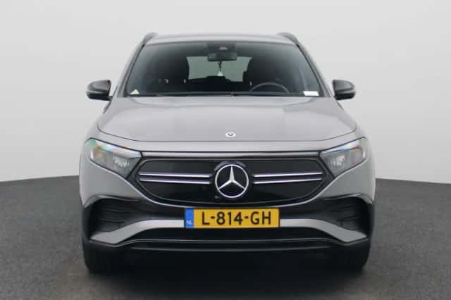 Mercedes-Benz EQA (2021) thumbnail 3
