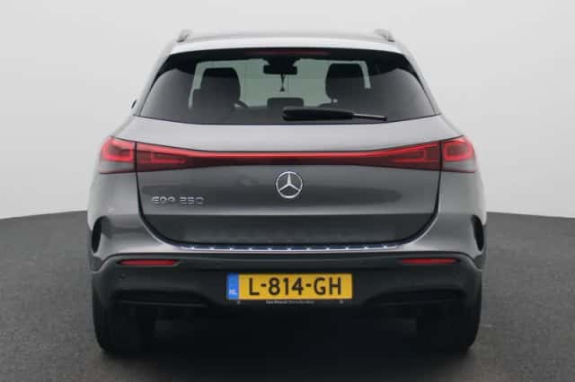 Mercedes-Benz EQA (2021) thumbnail 5
