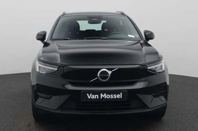 Volvo XC40 (2023) thumbnail 3