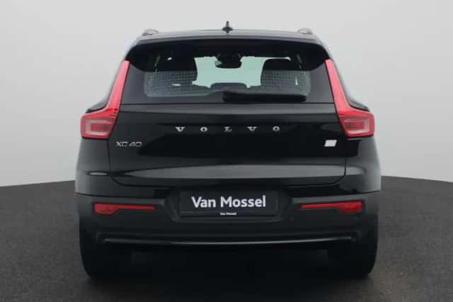 Volvo XC40 (2023) thumbnail 5