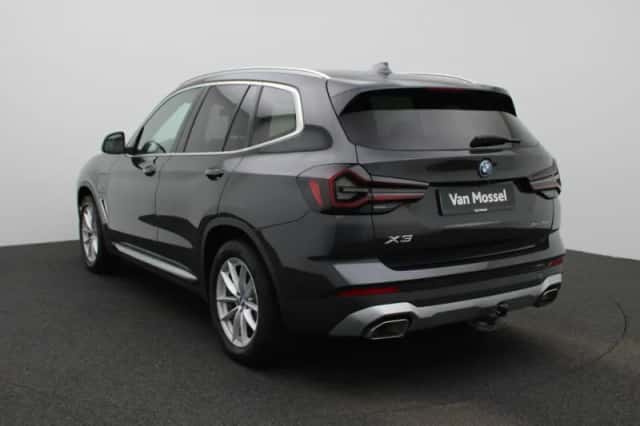 BMW X3 (2022) thumbnail 2