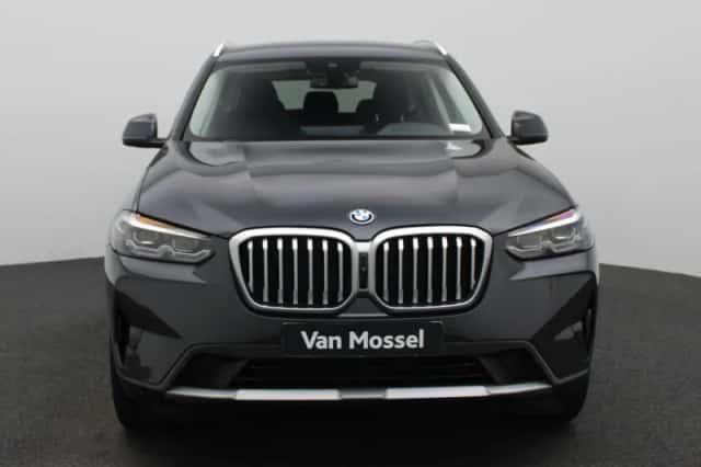 BMW X3 (2022) thumbnail 3