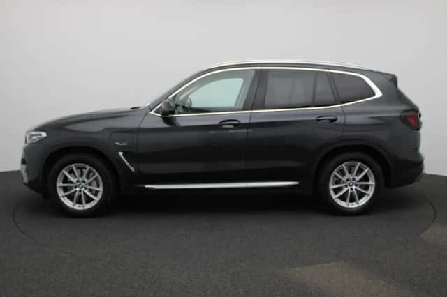 BMW X3 (2022) thumbnail 4