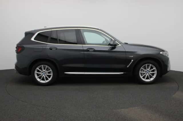 BMW X3 (2022) thumbnail 6