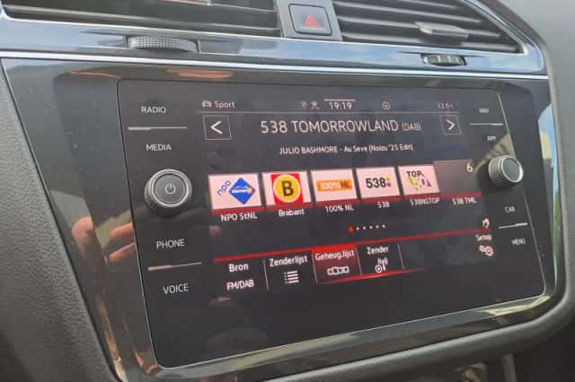 Volkswagen Tiguan (2021) thumbnail 16