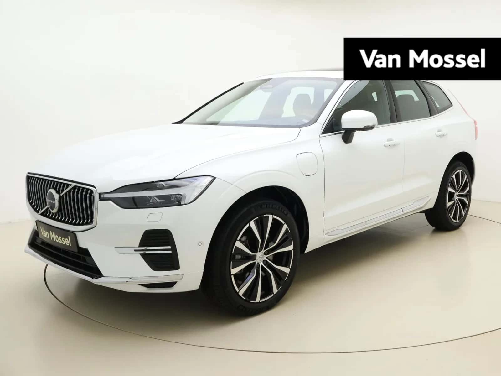 Volvo XC60 (2023) — foto 1