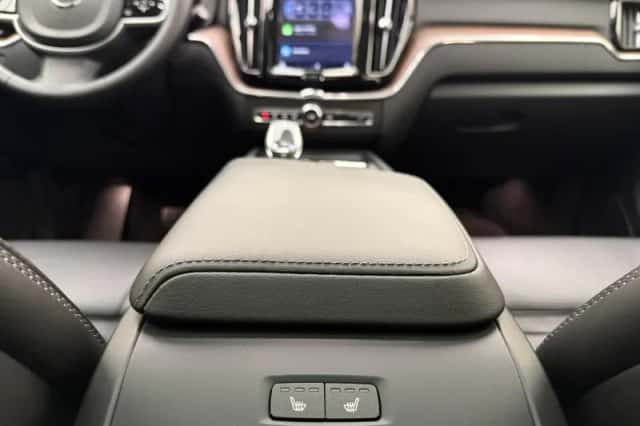 Volvo XC60 (2023) thumbnail 12