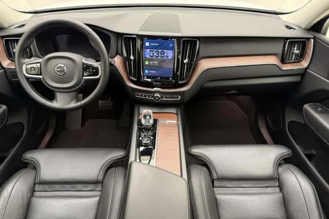 Volvo XC60 (2023) thumbnail 13