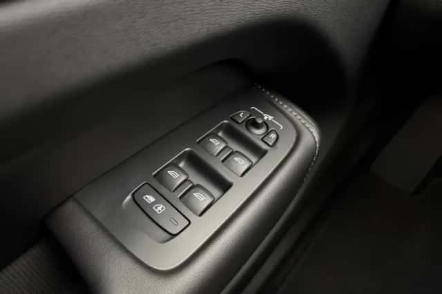 Volvo XC60 (2023) thumbnail 22
