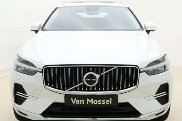 Volvo XC60 (2023) thumbnail 4