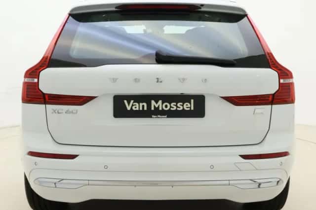 Volvo XC60 (2023) thumbnail 5