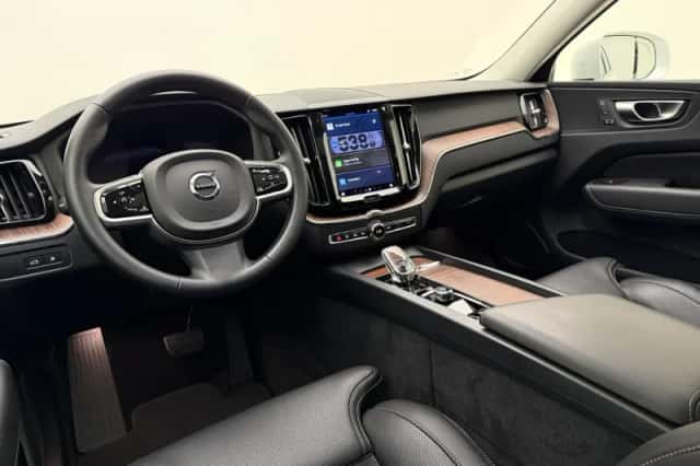 Volvo XC60 (2023) thumbnail 7