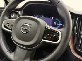Volvo XC60 (2023) thumbnail 8