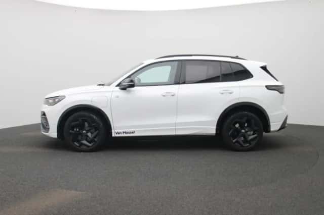 Volkswagen Tiguan (2025) thumbnail 4