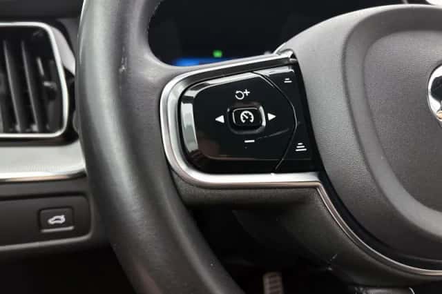 Volvo XC60 (2022) thumbnail 6