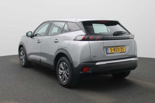 Peugeot e-2008 (2023) thumbnail 2