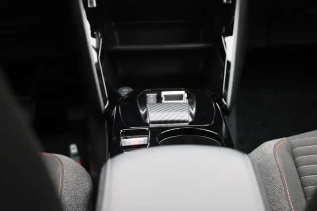 Peugeot e-2008 (2023) thumbnail 10